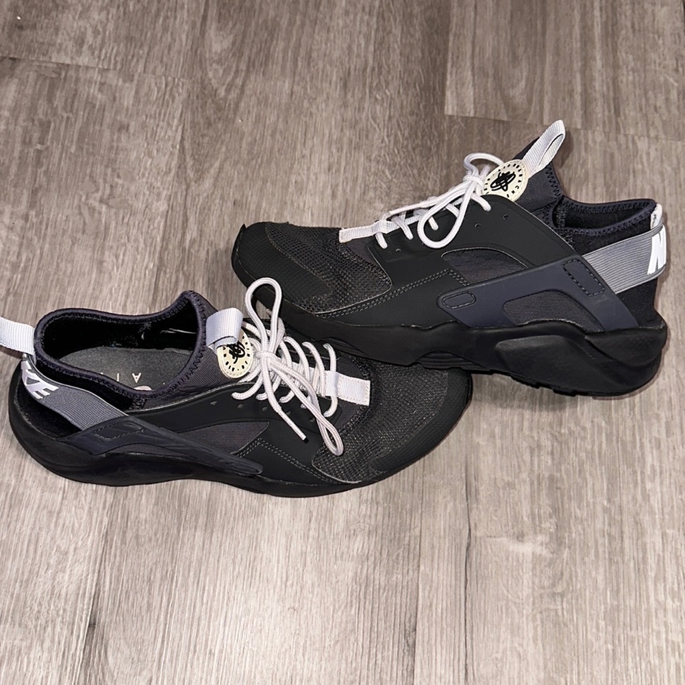 nike air huarache grey